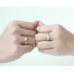 Nemesacél férfi karikagyűrű aranyozással,11