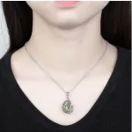 Nyaklánc páva alakú medállal, cseh kristállyal, peridot