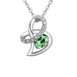   Nyaklánc Swarovski kristállyal díszített szíves medállal, peridot
