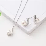 Gyöngyös nyaklánc és fülbevaló szett Swarovski kristállyal díszített, fehér