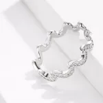 Ezüst gyűrű hullámos, cirkóniumkristállyal, 6 