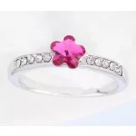 Virág alakú gyűrű, Fukszia, Swarovski köves, 8,5