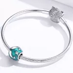 Ezüst charm delfinekkel 