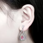 Csepp alakú fülbevaló Swarovski kristállyal, rózsaszín