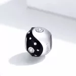 Ezüst charm, jin-jang