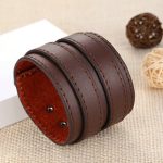 Széles punk karkötő, bőr, barna, dupla csattal