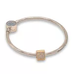 Arany charm 14k, háromszög, kristályokkal díszítve