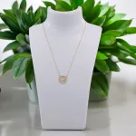 14k arany nyaklánc, egyedi karika medállal és kristállyal