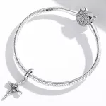 Ezüstcharm, kereszt rózsával