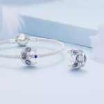Ezüst charm, Hold