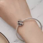 Ezüst charm, Hold