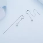 Ezüst lógós női fülbevaló kristállyal