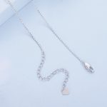 Ezüst női nyaklánc csillogó medállal