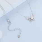 Ezüst női nyaklánc pillangómedállal