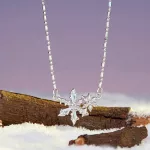 Ezüst női nyaklánc hópehelymedállal