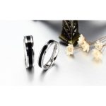 Férfi karikagyűrű, nemesacél, fekete csíkkal, 9