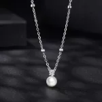 Ezüst nyaklánc fehér igazgyönggyel