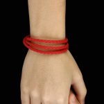 Fonott hármas bőr karkötő, Piros