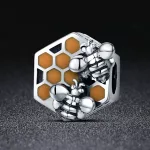 Ezüst charm méhekkel