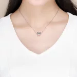 Ezüst charm, bulldogfej
