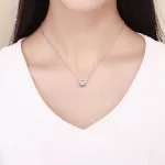 Ezüst charm, százszorszép