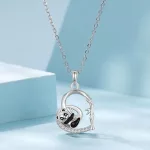 Ezüst női nyaklánc, panda szívvel, ezüstszínű