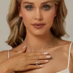 Ezüst nyaklánc repülőgépmedállal