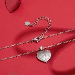 Ezüst női nyaklánc szívmedállal