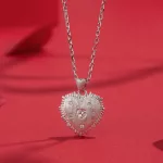 Ezüst női nyaklánc szívmedállal
