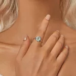 Ezüstgyűrű zöld ékszerüveggel, 6-os méret