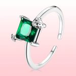 Ezüstgyűrű zöld kristállyal
